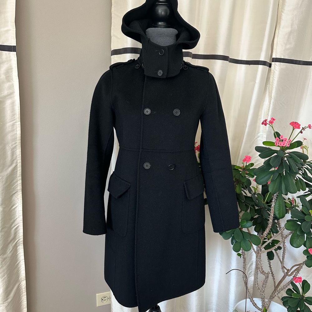 Cashmere hoodie coat.This coat is navy blue,which is close to black